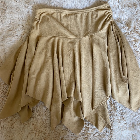 Tan never worn - Picture 2 of 3